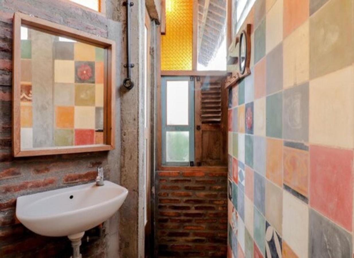 Lorong Homestay Бантул Екстер'єр фото