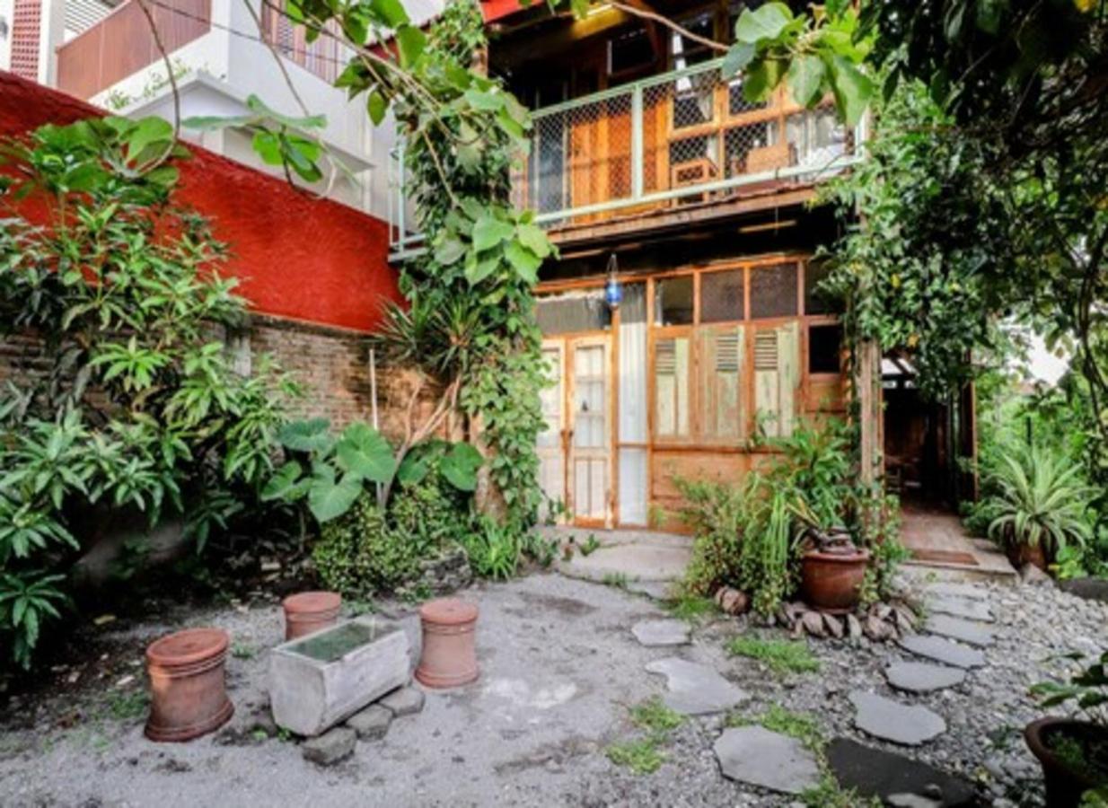 Lorong Homestay Бантул Екстер'єр фото