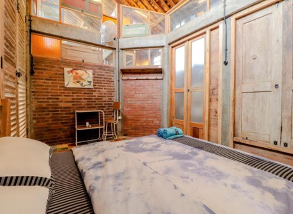 Lorong Homestay Бантул Екстер'єр фото