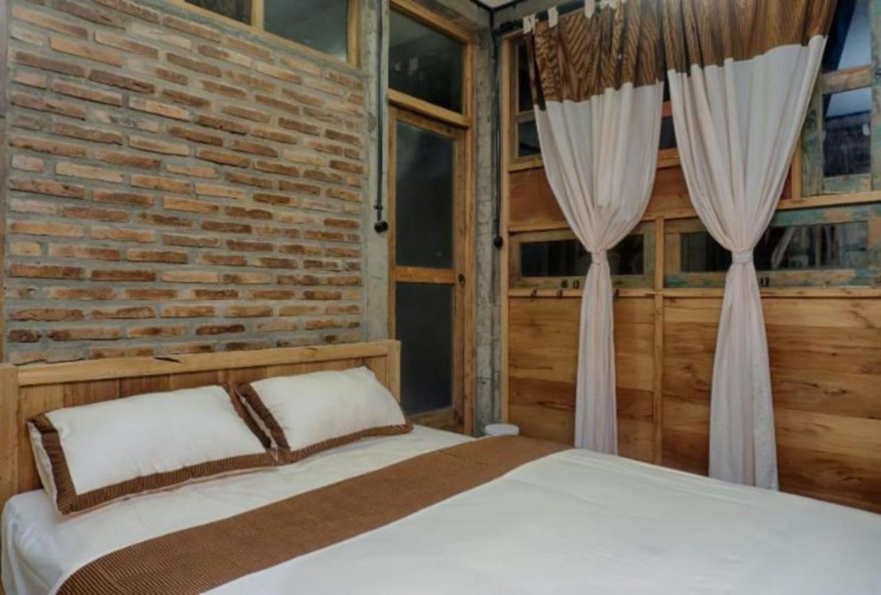 Lorong Homestay Бантул Екстер'єр фото