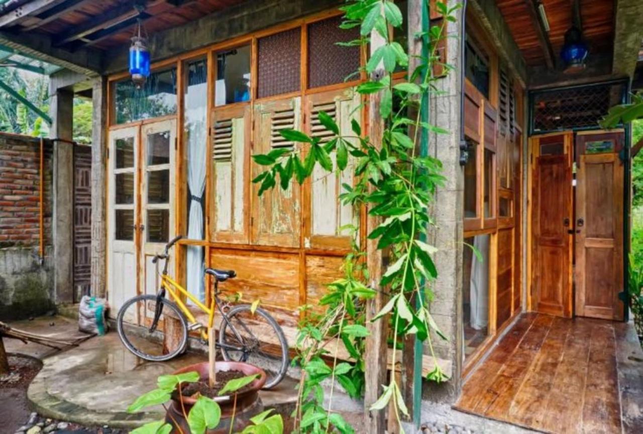Lorong Homestay Бантул Екстер'єр фото