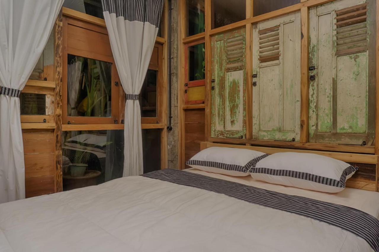 Lorong Homestay Бантул Екстер'єр фото